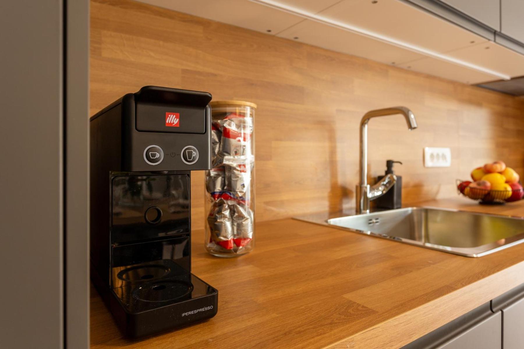 Apartmaji Klavdija Любляна Экстерьер фото
